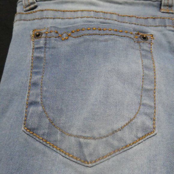 ALMOST FAMOUS Skinny size 5 destroyed / distressed / damaged denim - Picture 14 of 15